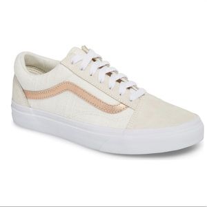 VANS Old Skool Womens size 9 NEW IN BOX